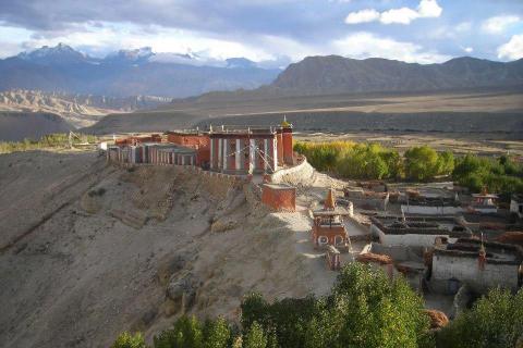 The Lost Tibetan Kingdom of Upper Mustang: Overland trip: Roads lead to beautiful destination