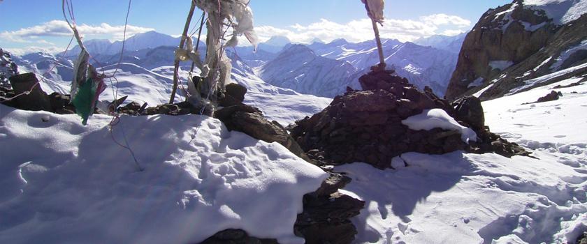 Renjola Pass Trekking